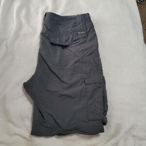 Columbia Mens Shorts Sz 38 Omnishade Gray Outdoor Shade Protection Nylon